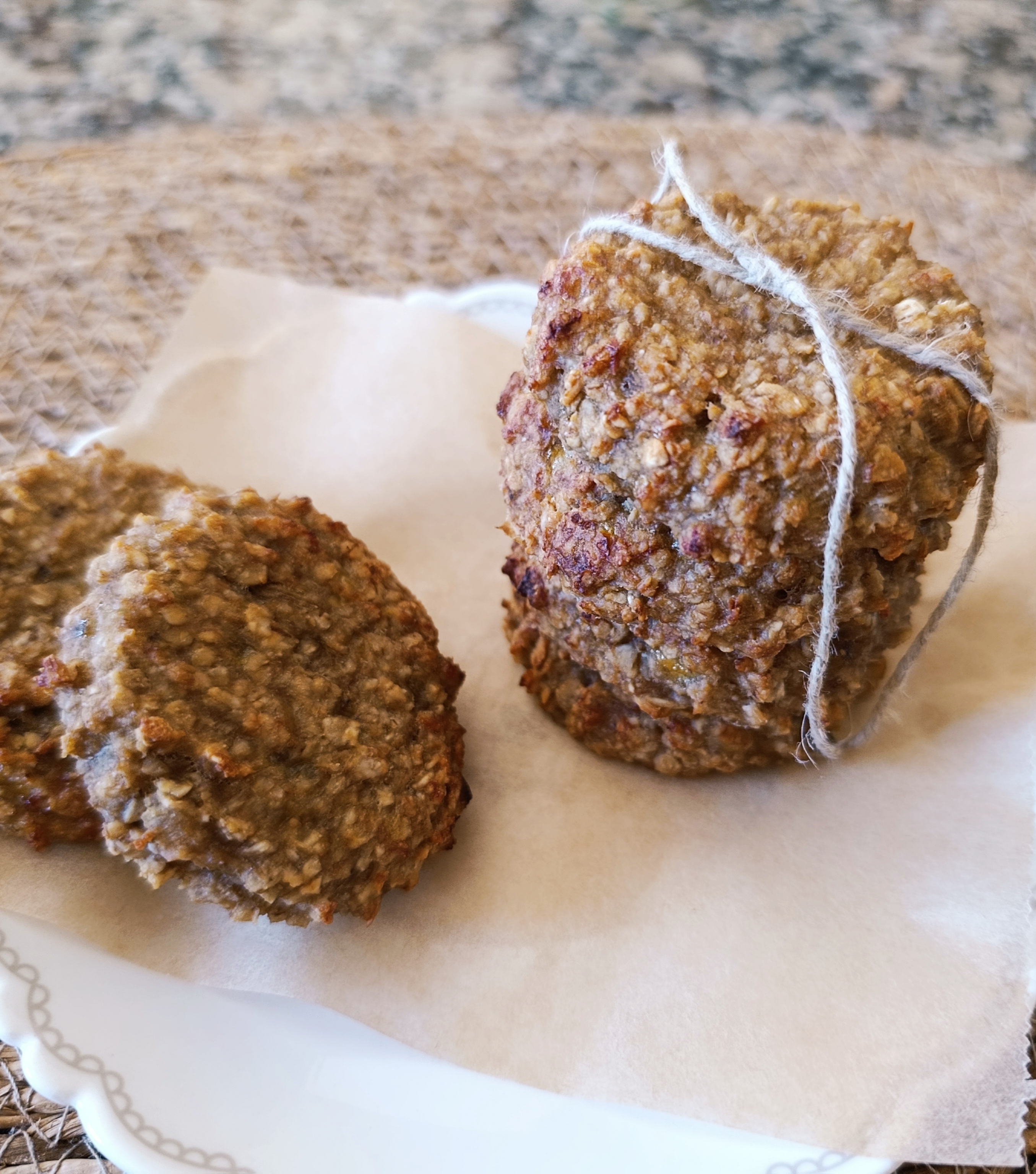 Bolachas de banana e amendoim