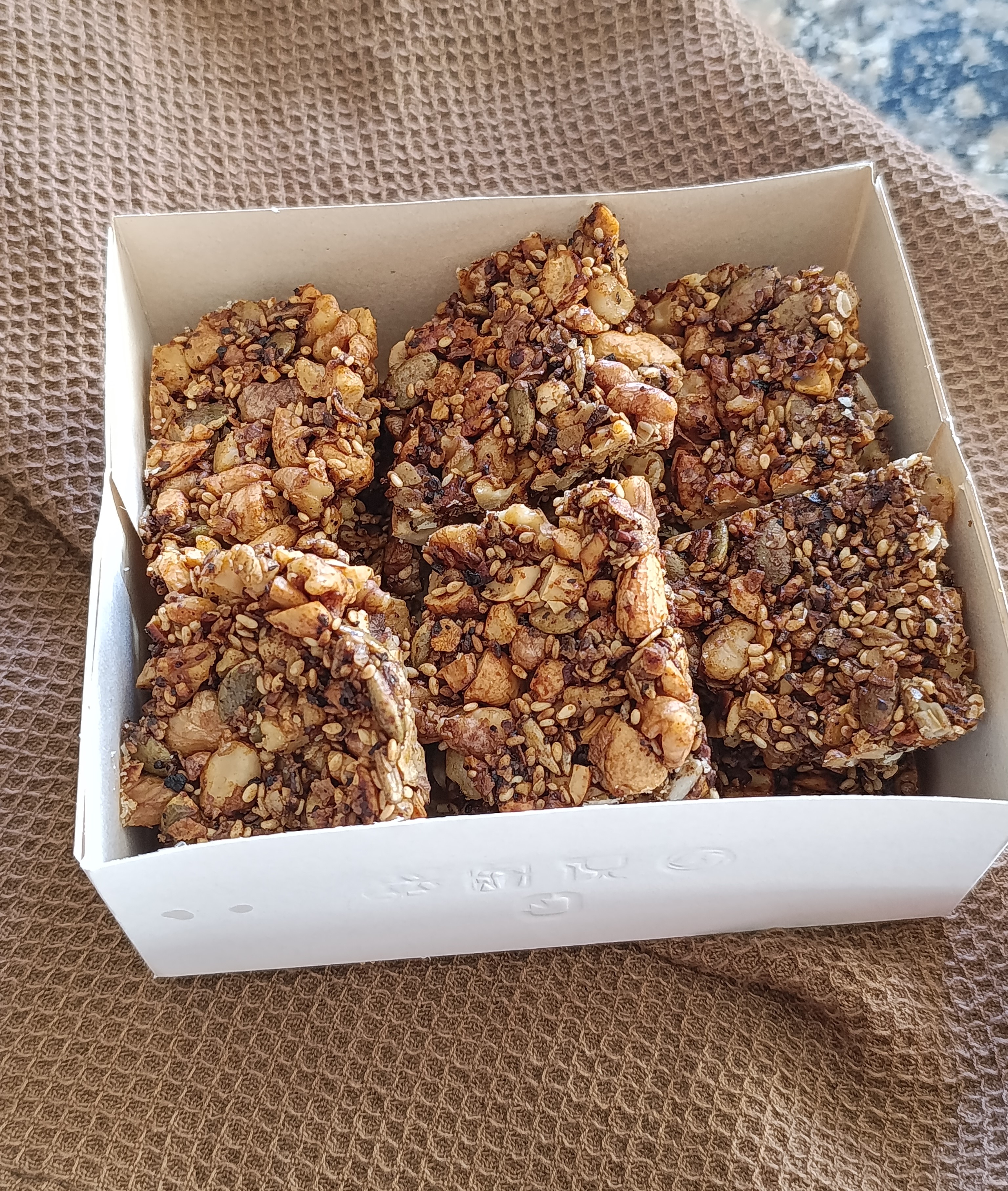 Crocantes de mel e frutos secos