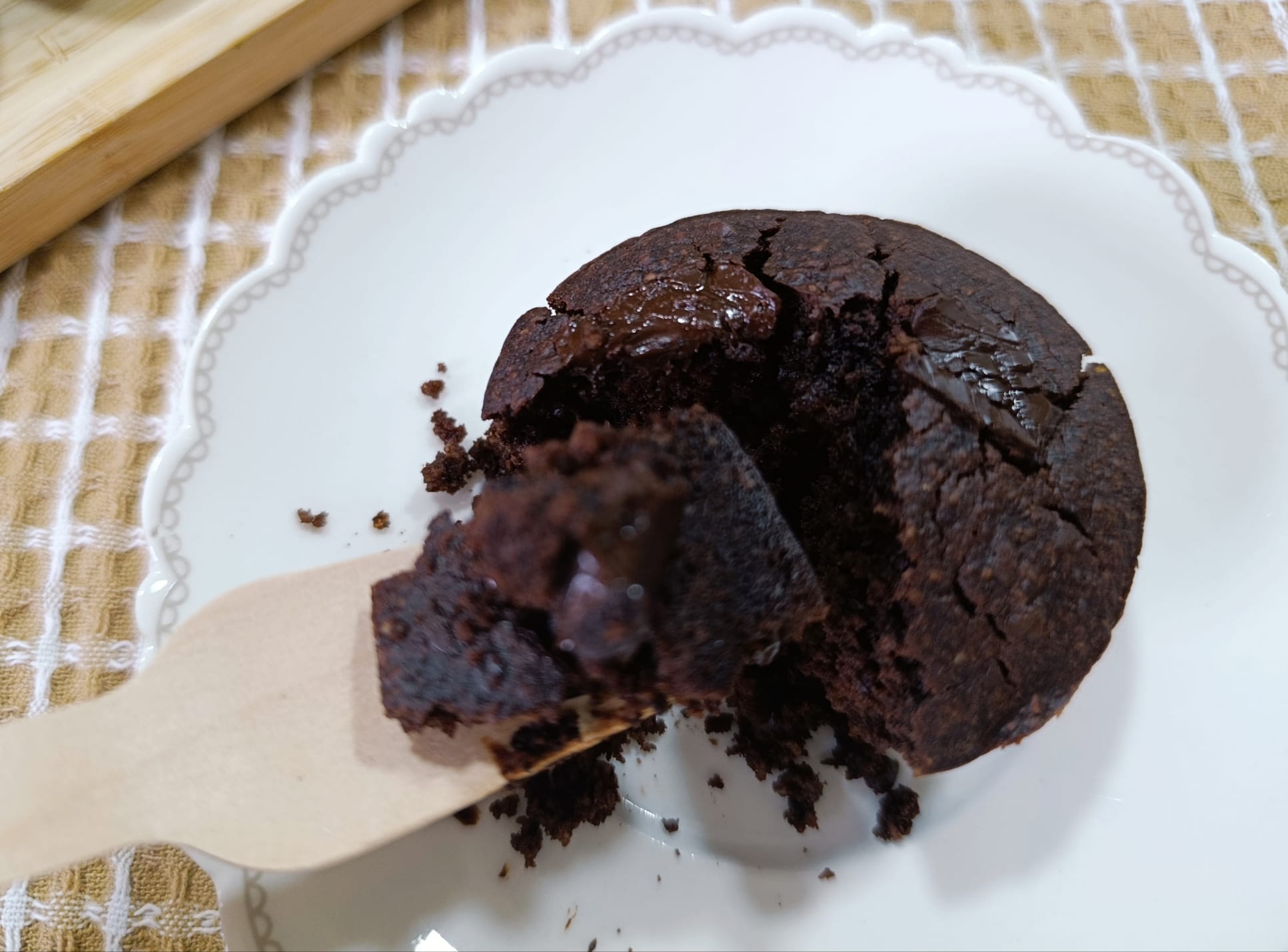 Muffins de cacau com chocolate negro