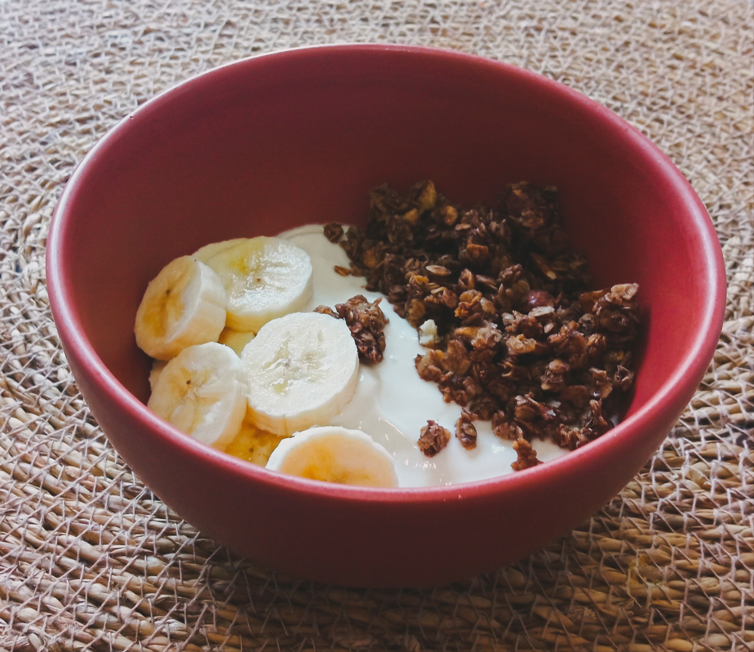 Granola de cacau e avelã