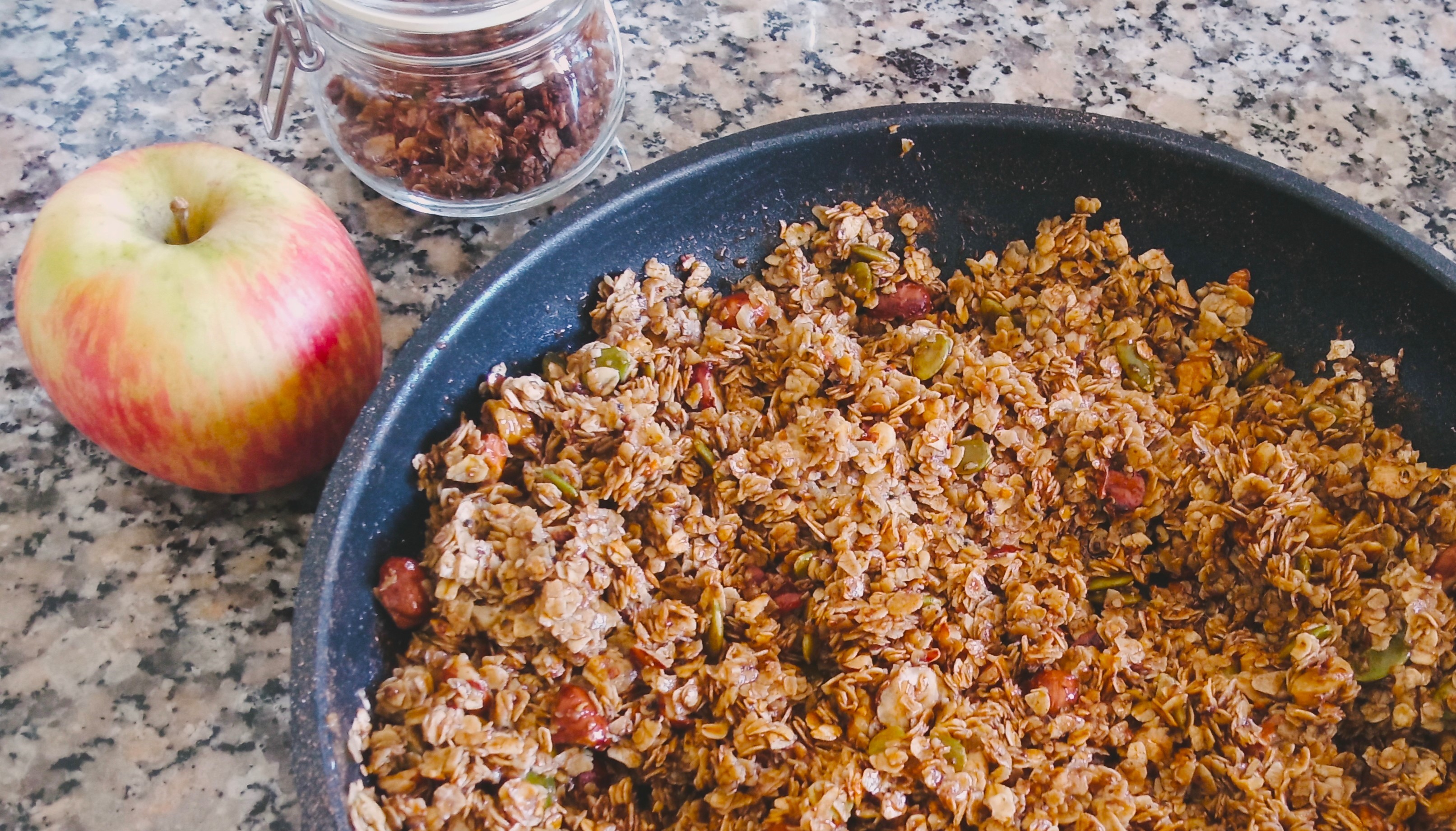 Granola de canela e frutos secos