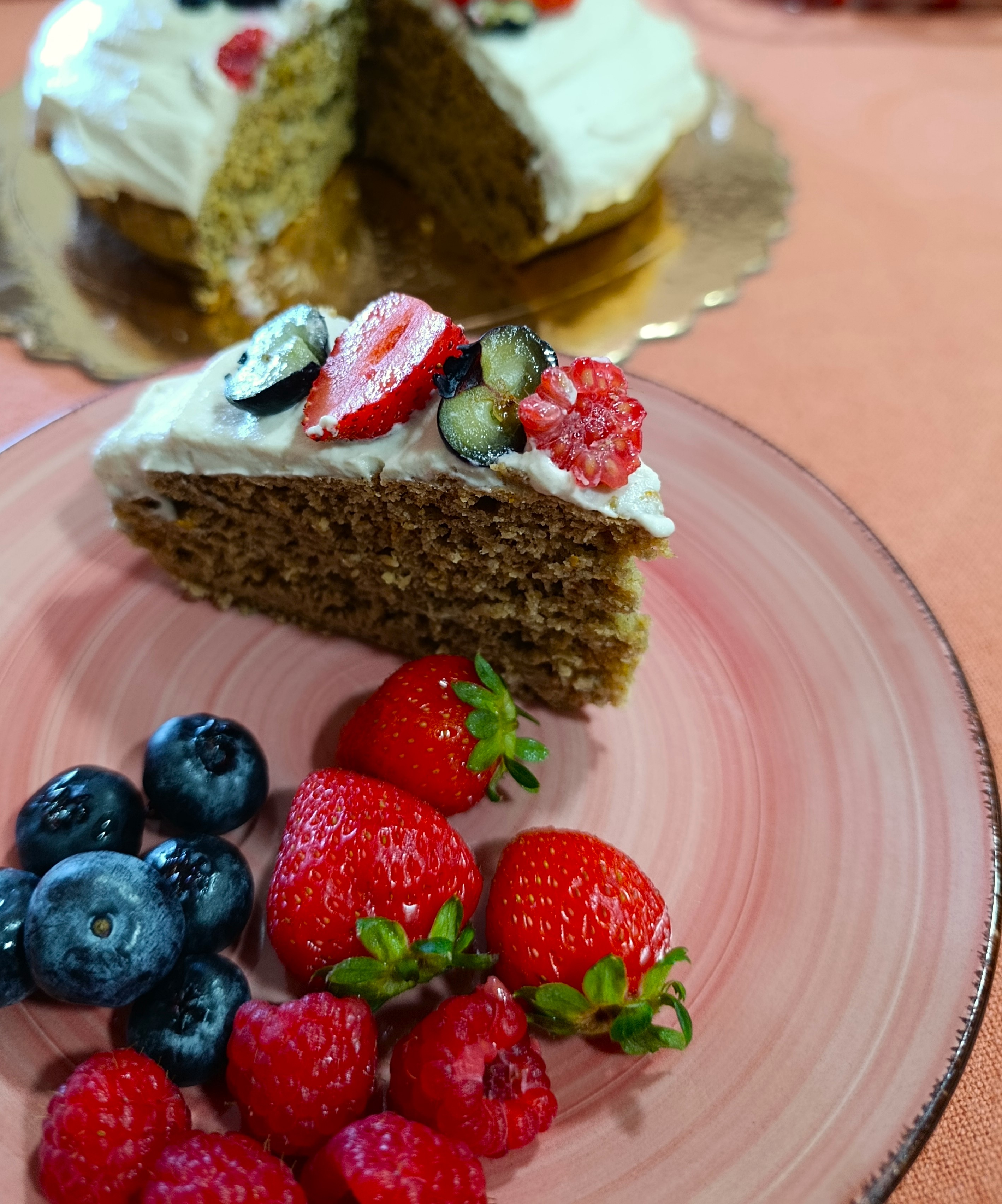 Bolo Vegan de Maçã e Creme de Caju